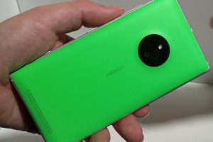 Nokia Lumia 830 back